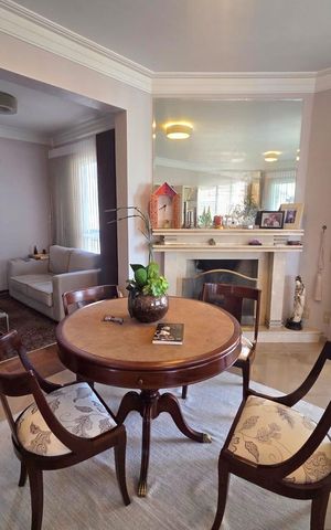 Apartamento à venda com 141m², 2 quartos e 3 vagas Apartamento à venda com 141m², 2 quartos e 3 vagasSala