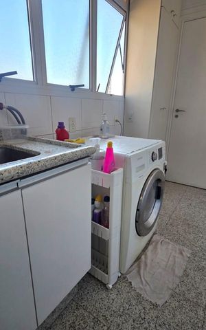 Apartamento à venda com 141m², 2 quartos e 3 vagas Apartamento à venda com 141m², 2 quartos e 3 vagasCozinha