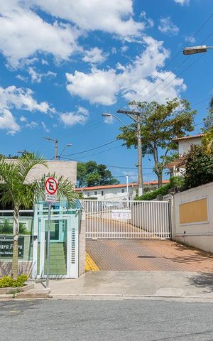 Casa de condomínio à venda com 73m², 3 quartos e 1 vaga Casa de condomínio à venda com 73m², 3 quartos e 1 vagaFachada e portaria