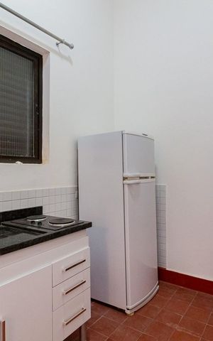 Studio à venda com 320m², 12 quartos e 2 vagas Studio à venda com 320m², 12 quartos e 2 vagasCozinha