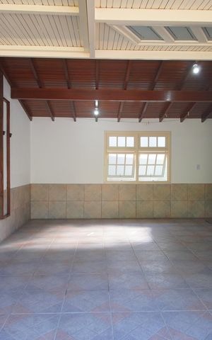 Casa à venda com 118m², 3 quartos e 1 vagaGaragem