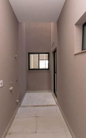 Casa à venda com 300m², 4 quartos e 4 vagas Casa à venda com 300m², 4 quartos e 4 vagasÁrea de Serviço