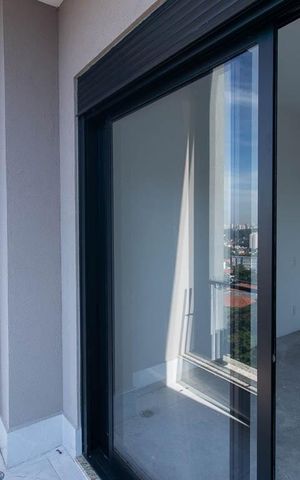 Casa à venda com 300m², 4 quartos e 4 vagas Casa à venda com 300m², 4 quartos e 4 vagasSacada da Suíte 4