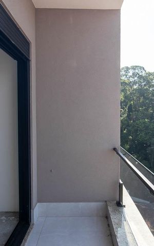 Casa à venda com 300m², 4 quartos e 4 vagas Casa à venda com 300m², 4 quartos e 4 vagasSacada da Suíte 4