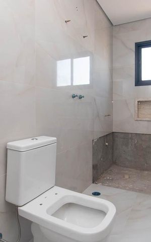 Casa à venda com 300m², 4 quartos e 4 vagas Casa à venda com 300m², 4 quartos e 4 vagasBanheiro da Suíte 4