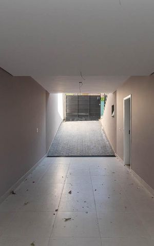 Casa à venda com 300m², 4 quartos e 4 vagas Casa à venda com 300m², 4 quartos e 4 vagasGaragem
