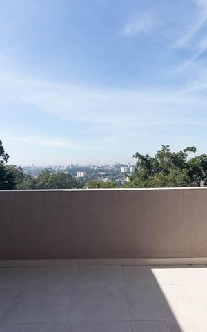 Casa à venda com 300m², 4 quartos e 4 vagas Casa à venda com 300m², 4 quartos e 4 vagasVaranda