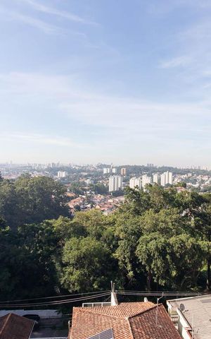 Casa à venda com 300m², 4 quartos e 4 vagas Casa à venda com 300m², 4 quartos e 4 vagasSacada