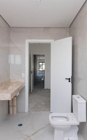 Casa à venda com 300m², 4 quartos e 4 vagas Casa à venda com 300m², 4 quartos e 4 vagasBanheiro da Suíte 4