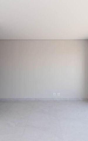 Casa à venda com 300m², 4 quartos e 4 vagas Casa à venda com 300m², 4 quartos e 4 vagasSala