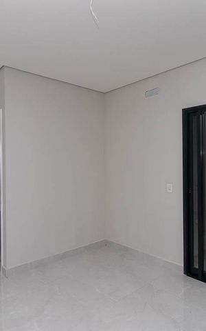 Casa à venda com 300m², 4 quartos e 4 vagas Casa à venda com 300m², 4 quartos e 4 vagasSala de Jantar