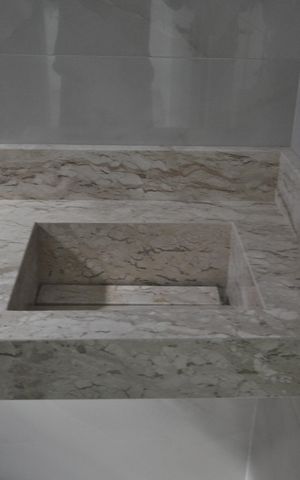 Casa à venda com 300m², 4 quartos e 4 vagasBanheiro da Suíte 2