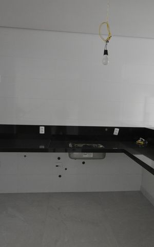 Casa à venda com 300m², 4 quartos e 4 vagasCozinha
