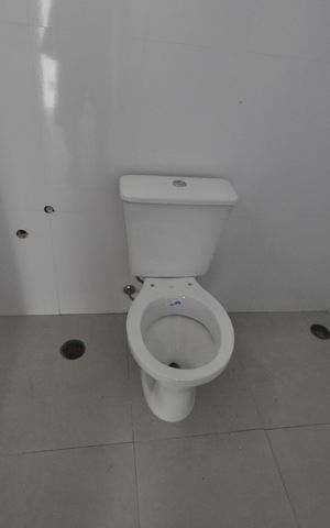 Casa à venda com 300m², 4 quartos e 4 vagasBanheiro de Serviço
