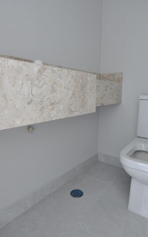 Casa à venda com 300m², 4 quartos e 4 vagasLavabo