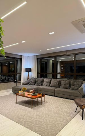 Apartamento à venda com 190m², 3 quartos e 4 vagas Apartamento à venda com 190m², 3 quartos e 4 vagasSala