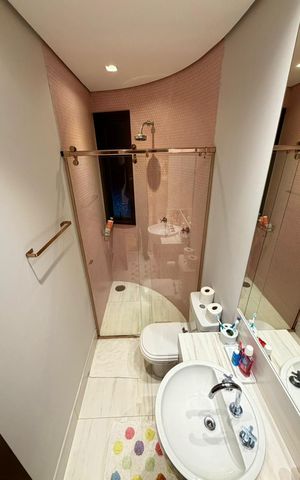 Apartamento à venda com 190m², 3 quartos e 4 vagas Apartamento à venda com 190m², 3 quartos e 4 vagasBanheiro