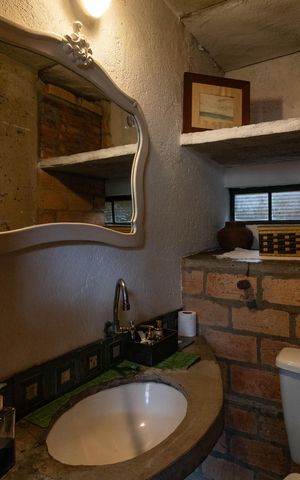 Casa à venda com 300m², 7 quartos e 5 vagas Casa à venda com 300m², 7 quartos e 5 vagasLavabo