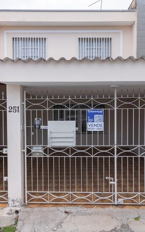 Casa à venda com 120m², 4 quartos e 2 vagasFachada