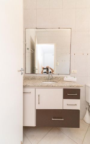 Casa à venda com 120m², 4 quartos e 2 vagasBanheiro 1