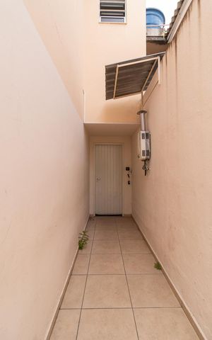 Casa à venda com 120m², 4 quartos e 2 vagasCorredor
