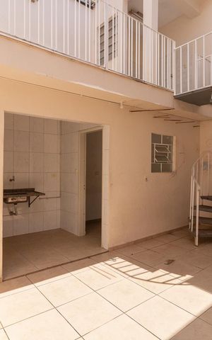Casa à venda com 120m², 4 quartos e 2 vagasQuintal