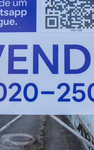 Casa à venda com 138m², 2 quartos e 1 vaga Casa à venda com 138m², 2 quartos e 1 vagaPlaca
