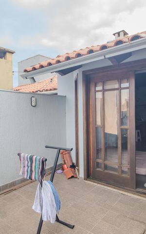 Casa à venda com 150m², 4 quartos e 2 vagas Casa à venda com 150m², 4 quartos e 2 vagasÁrea de Serviço