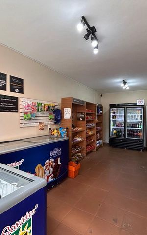 Casa à venda com 74m², 2 quartos e 1 vaga Casa à venda com 74m², 2 quartos e 1 vagaMini Mercado