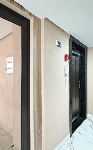 Apartamento à venda com 55m², 2 quartos e 1 vaga Apartamento à venda com 55m², 2 quartos e 1 vagaHall
