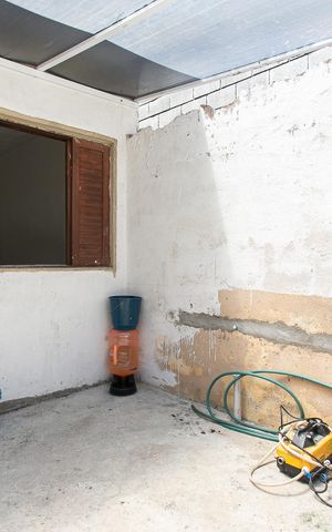 Casa à venda com 269m², 4 quartos e 3 vagas Casa à venda com 269m², 4 quartos e 3 vagasQuintal
