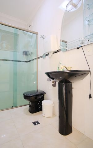 Casa à venda com 280m², 3 quartos e 6 vagasBanheiro Social