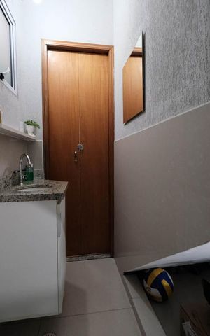 Casa de condomínio à venda com 115m², 3 quartos e 2 vagasLavabo