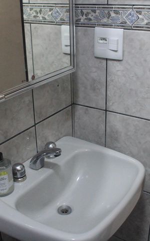 Casa à venda com 200m², 4 quartos e 2 vagasBanheiro 1