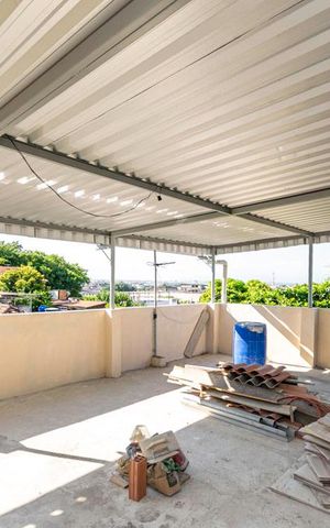 Casa à venda com 473m², 5 quartos e sem vaga Casa à venda com 473m², 5 quartos e sem vagaTerraço