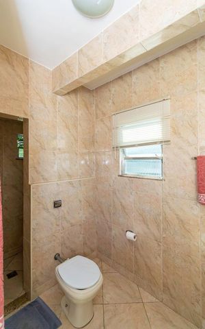 Casa à venda com 473m², 5 quartos e sem vaga Casa à venda com 473m², 5 quartos e sem vaga2º andar - Banheiro