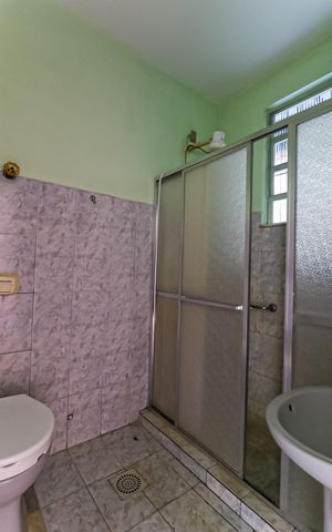 Casa de condomínio à venda com 82m², 2 quartos e sem vaga Casa de condomínio à venda com 82m², 2 quartos e sem vagaBanheiro