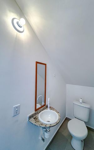 Casa de condomínio à venda com 83m², 3 quartos e 2 vagasLavabo