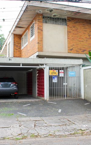 Casa à venda com 460m², 5 quartos e 4 vagas