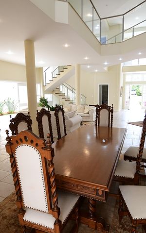 Casa de condomínio para alugar com 454m², 4 quartos e 3 vagasSala