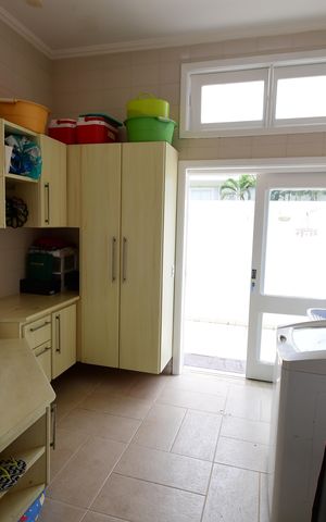 Casa de condomínio para alugar com 454m², 4 quartos e 3 vagasÁrea de Serviço