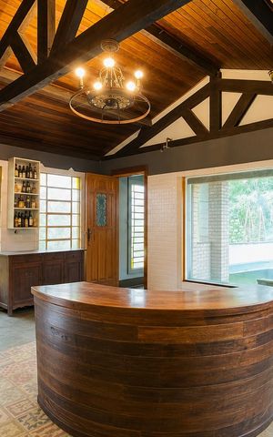 Casa de condomínio para alugar com 350m², 4 quartos e 5 vagasQuarto