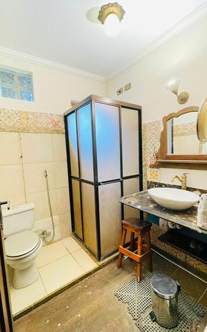 Casa de condomínio para alugar com 350m², 4 quartos e 5 vagas Casa de condomínio para alugar com 350m², 4 quartos e 5 vagasBanheiro