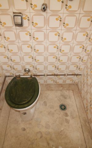 Apartamento para alugar com 69m², 2 quartos e 1 vagaÁrea de Serviço - Banheiro