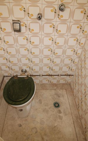 Apartamento para alugar com 69m², 2 quartos e 1 vagaÁrea de Serviço - Banheiro