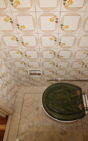 Apartamento para alugar com 69m², 2 quartos e 1 vagaÁrea de Serviço - Banheiro