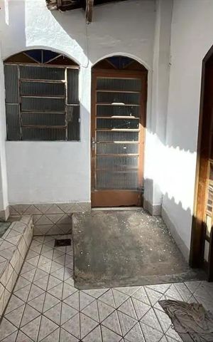 Casa para alugar com 75m², 2 quartos e sem vaga