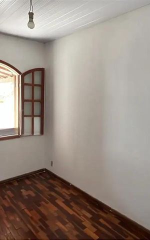 Casa para alugar com 75m², 2 quartos e sem vaga