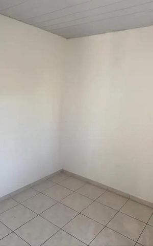 Casa para alugar com 75m², 2 quartos e sem vaga