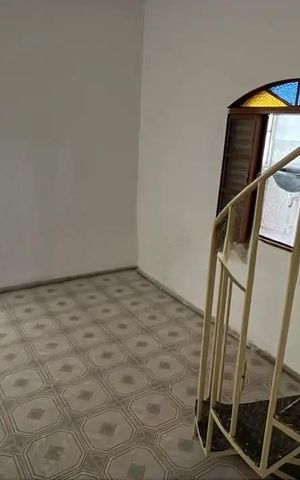 Casa para alugar com 75m², 2 quartos e sem vaga